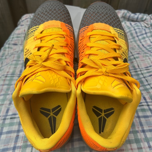 Nike Kobe X Elite Rivalry / Chester  
Size 11 - Picture 3 of 9